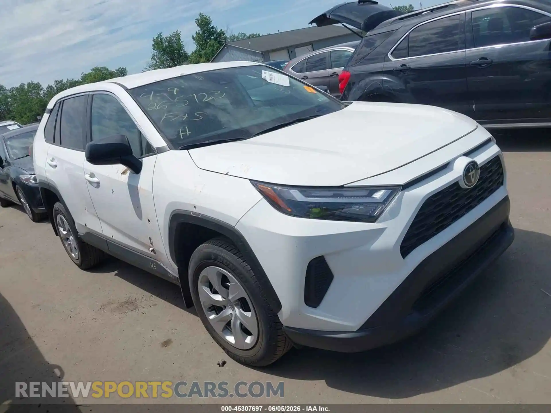 1 Photograph of a damaged car 2T3H1RFV9PC230621 TOYOTA RAV4 2023