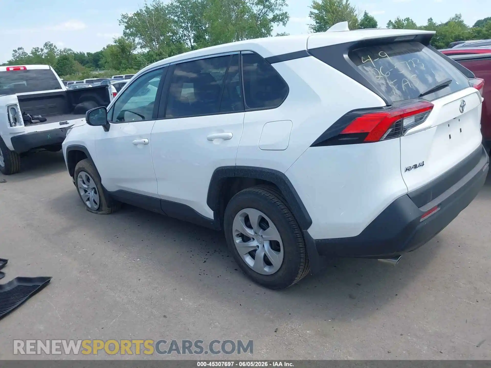 3 Photograph of a damaged car 2T3H1RFV9PC230621 TOYOTA RAV4 2023