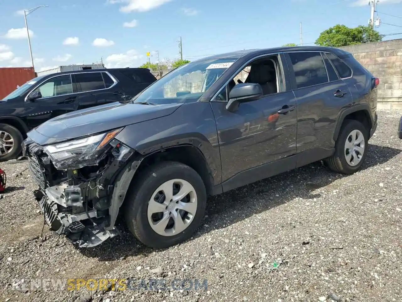 1 Photograph of a damaged car 2T3H1RFV9PC239058 TOYOTA RAV4 2023