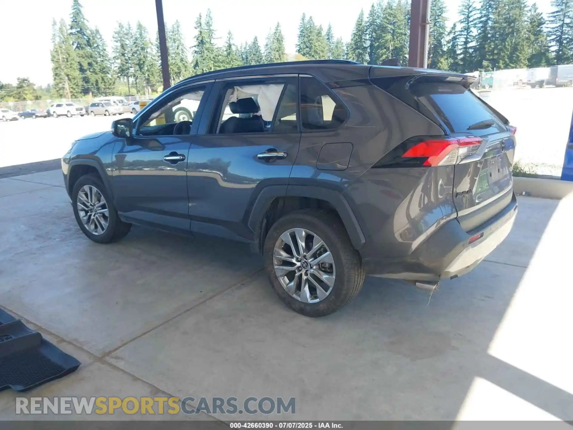 3 Photograph of a damaged car 2T3N1RFV1PC377017 TOYOTA RAV4 2023
