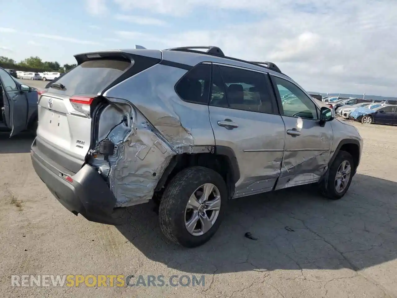 3 fotografías del automóvil dañado 2T3P1RFV0PC334037 TOYOTA RAV4 2023