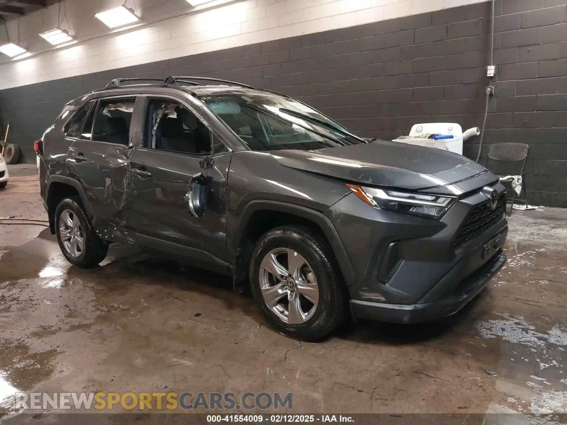 1 Photograph of a damaged car 2T3P1RFV0PC346821 TOYOTA RAV4 2023