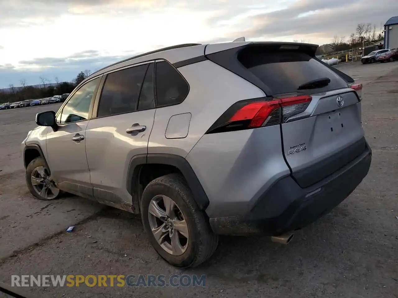 2 fotografías del automóvil dañado 2T3P1RFV1PW354585 TOYOTA RAV4 2023
