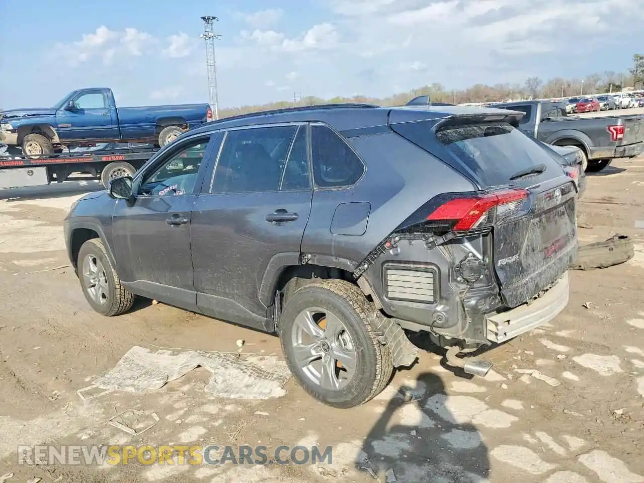 2 Фотография поврежденного автомобиля 2T3P1RFV1PW384489 TOYOTA RAV4 2023