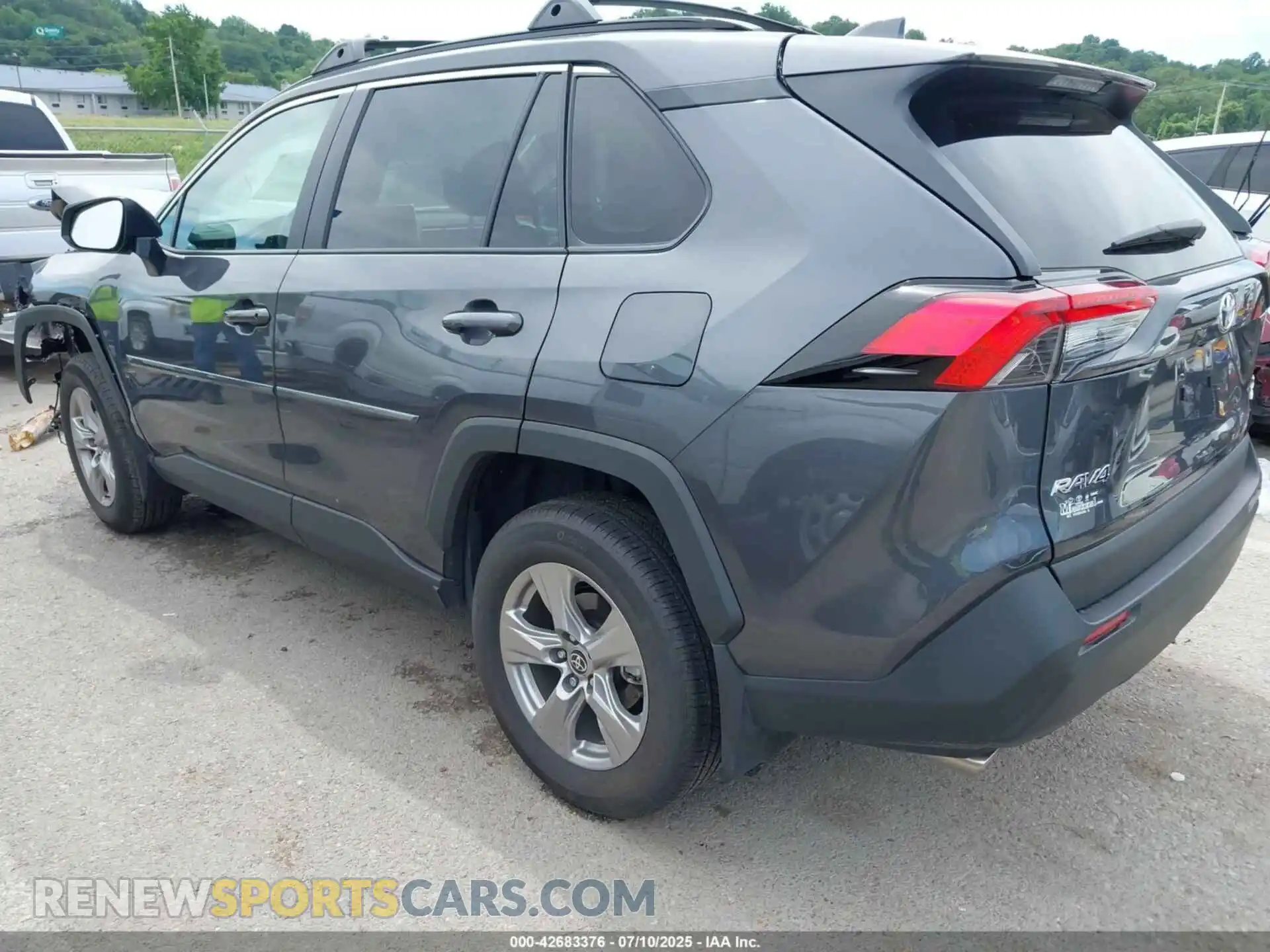 3 Photograph of a damaged car 2T3P1RFV1PW392947 TOYOTA RAV4 2023