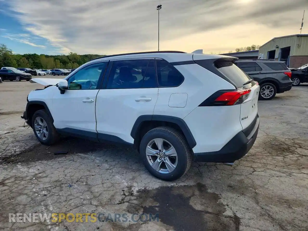 2 Фотография поврежденного автомобиля 2T3P1RFV2PC361434 TOYOTA RAV4 2023