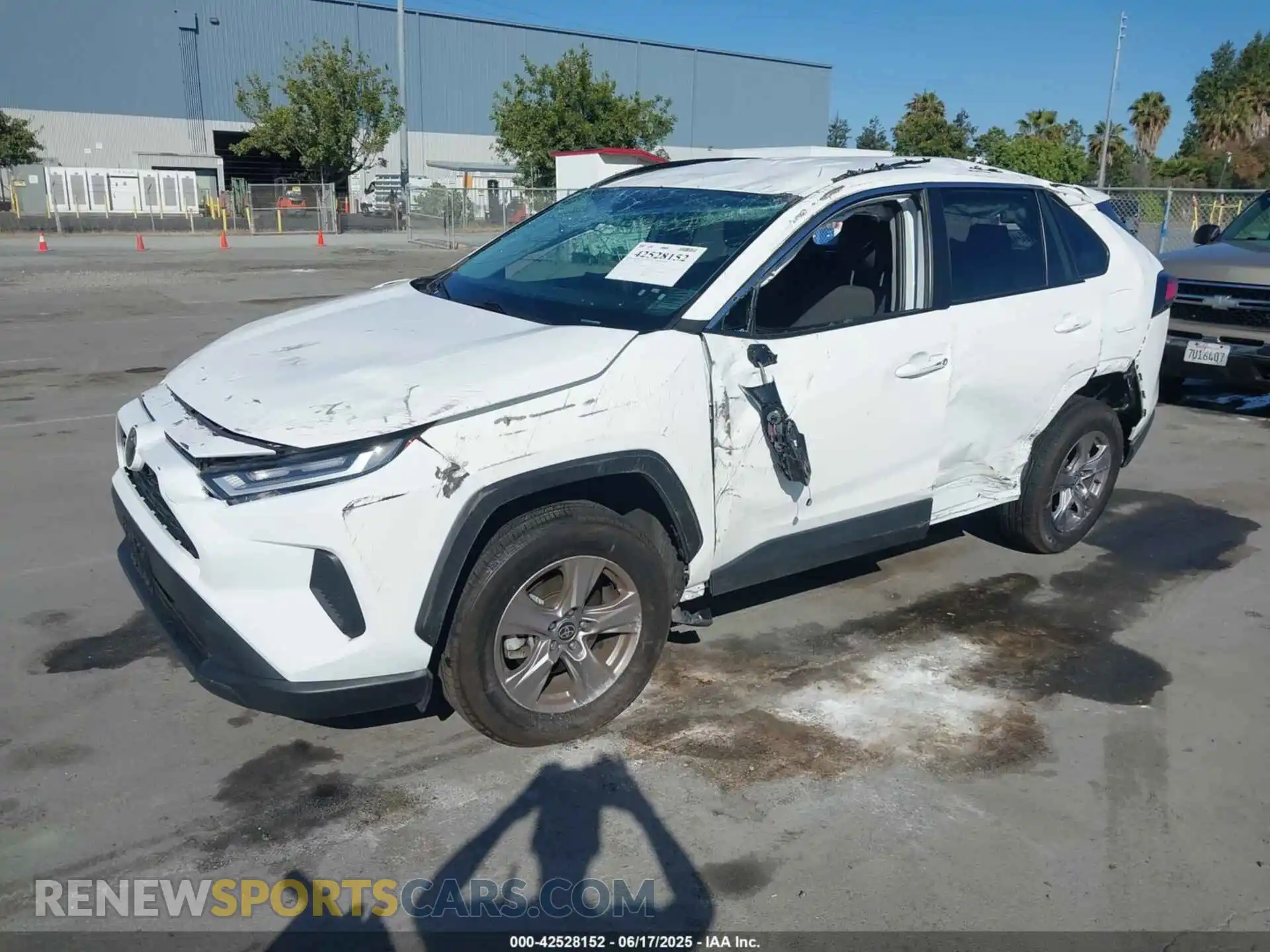 2 Photograph of a damaged car 2T3P1RFV2PW358645 TOYOTA RAV4 2023