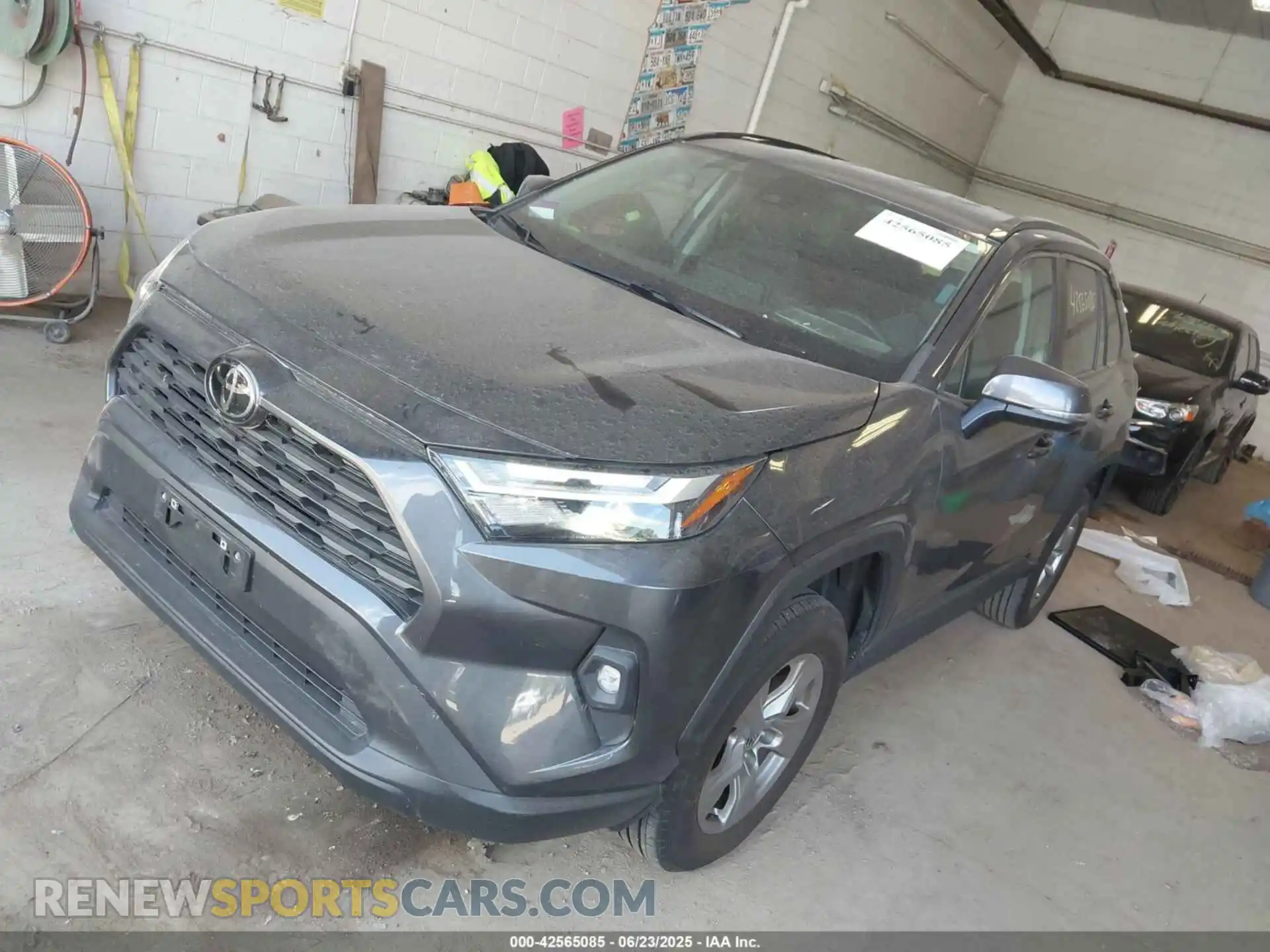 2 Photograph of a damaged car 2T3P1RFV2PW371637 TOYOTA RAV4 2023