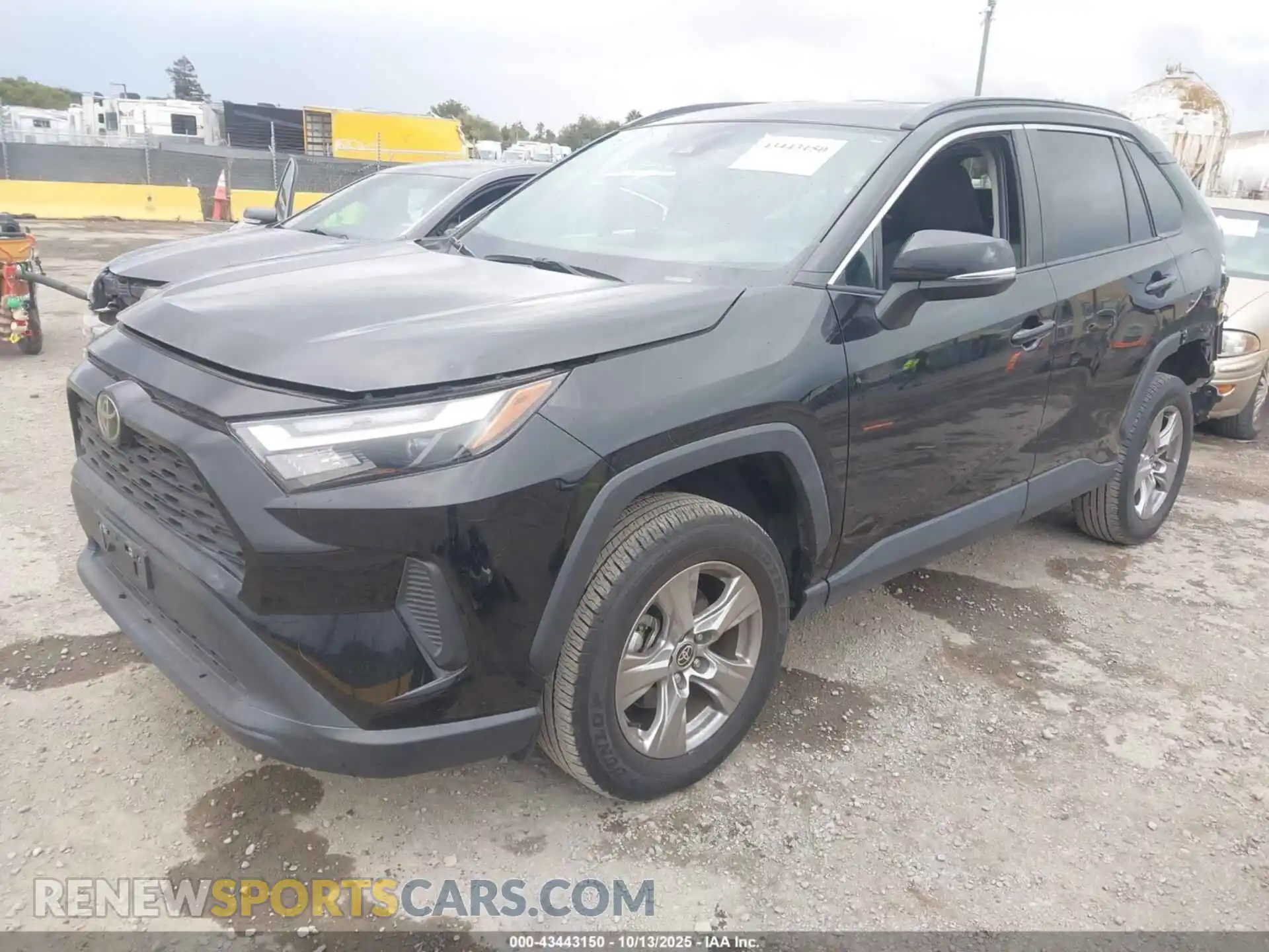 2 Photograph of a damaged car 2T3P1RFV4PC338320 TOYOTA RAV4 2023