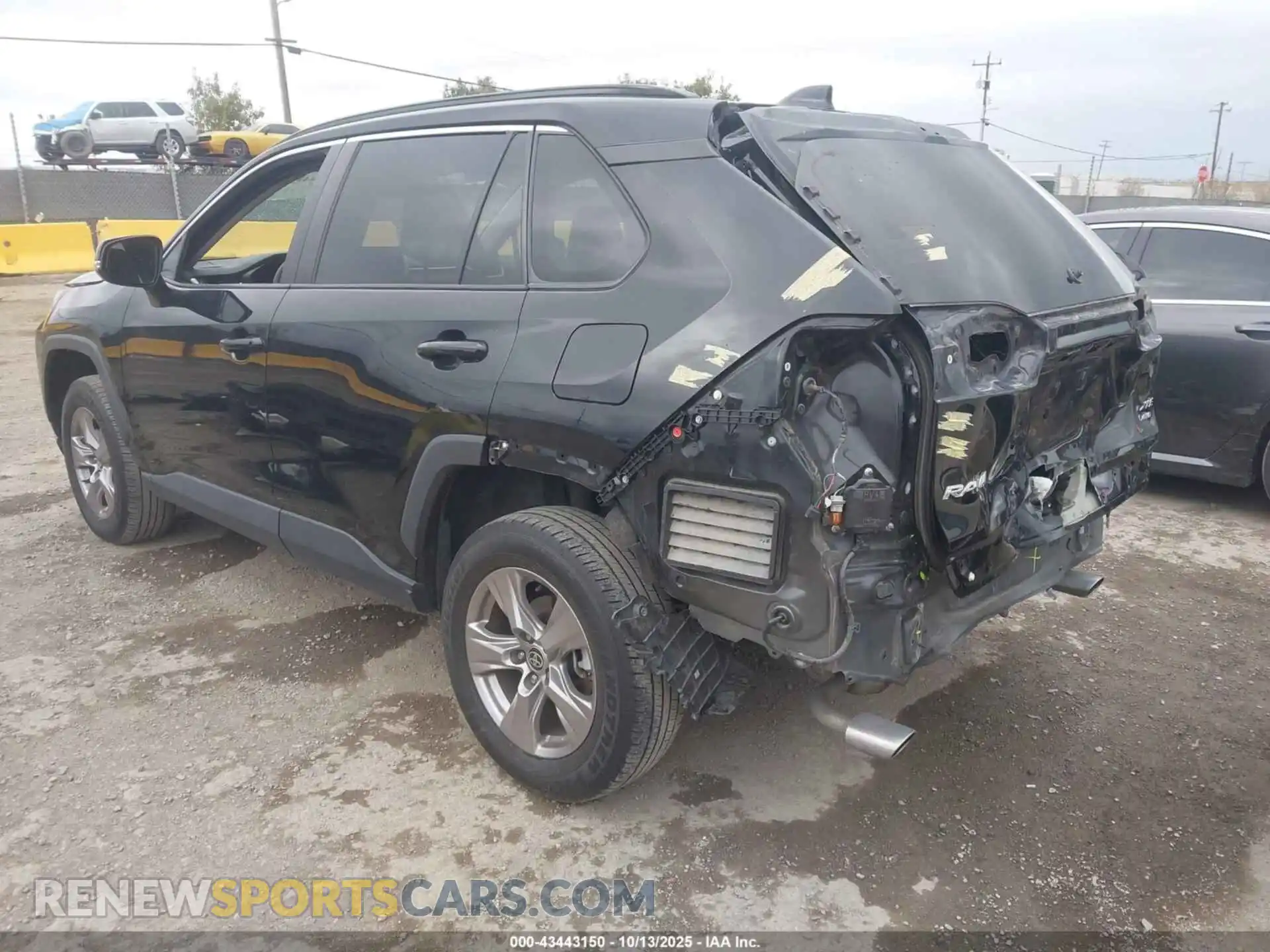 3 Photograph of a damaged car 2T3P1RFV4PC338320 TOYOTA RAV4 2023
