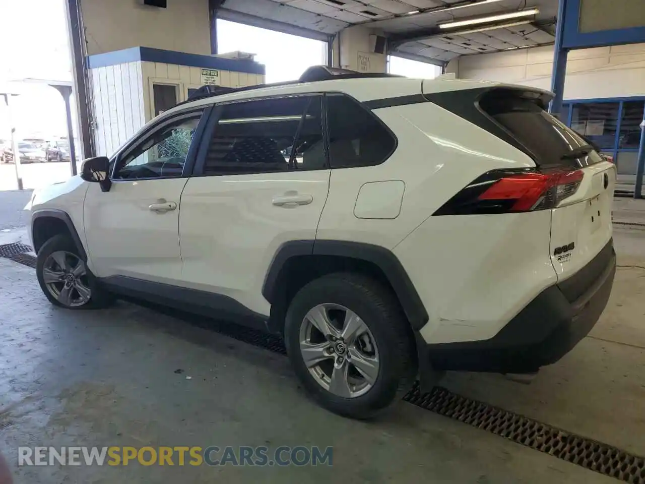 2 Photograph of a damaged car 2T3P1RFV7PC348954 TOYOTA RAV4 2023