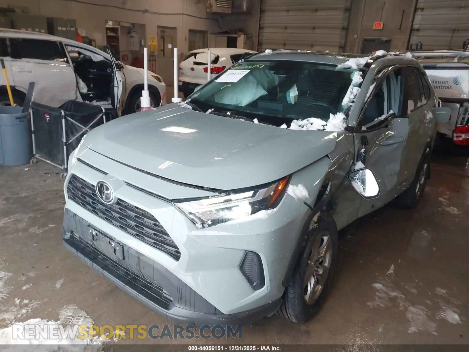 2 Photograph of a damaged car 2T3P1RFV7PW333742 TOYOTA RAV4 2023