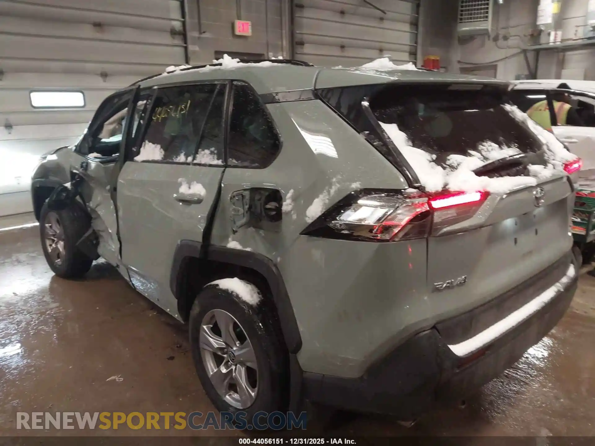 3 Photograph of a damaged car 2T3P1RFV7PW333742 TOYOTA RAV4 2023