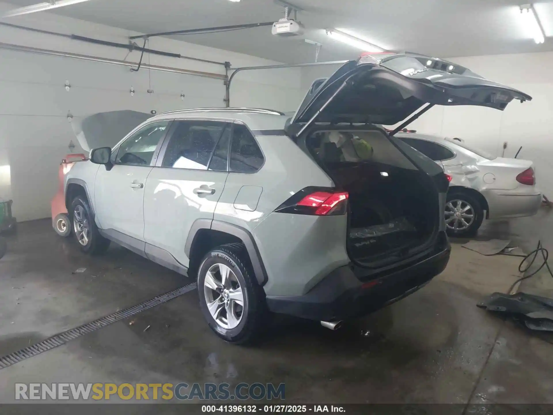 3 Photograph of a damaged car 2T3P1RFV7PW356468 TOYOTA RAV4 2023