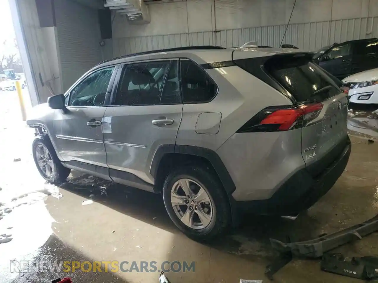 2 fotografías del automóvil dañado 2T3P1RFV7PW395836 TOYOTA RAV4 2023