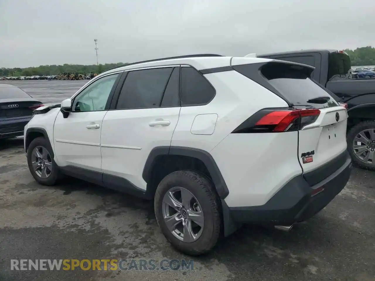 2 fotografías del automóvil dañado 2T3P1RFV8PC357632 TOYOTA RAV4 2023