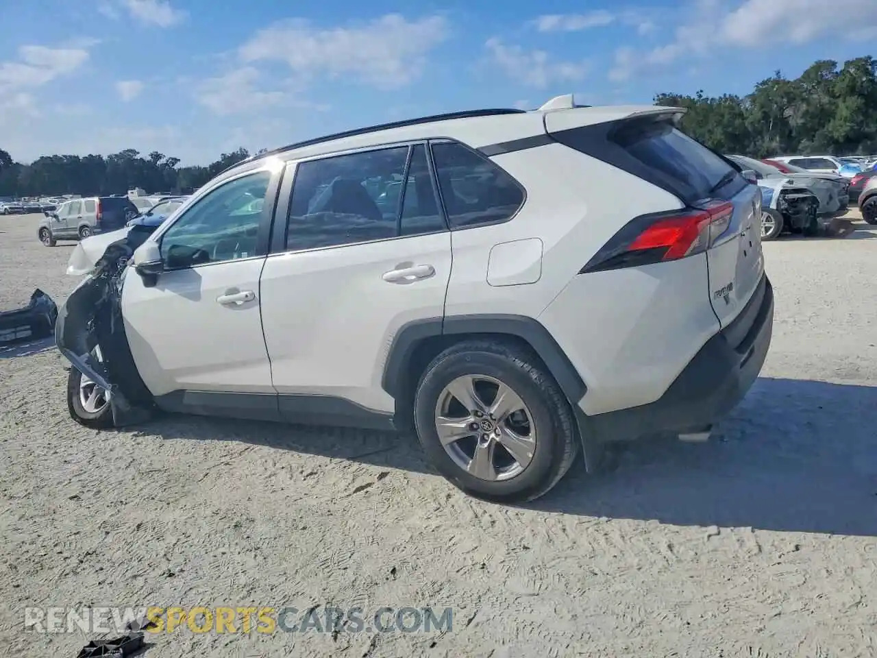 2 fotografías del automóvil dañado 2T3P1RFV8PW356754 TOYOTA RAV4 2023
