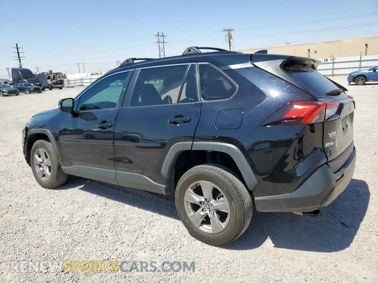 2 fotografías del automóvil dañado 2T3P1RFV8PW402311 TOYOTA RAV4 2023