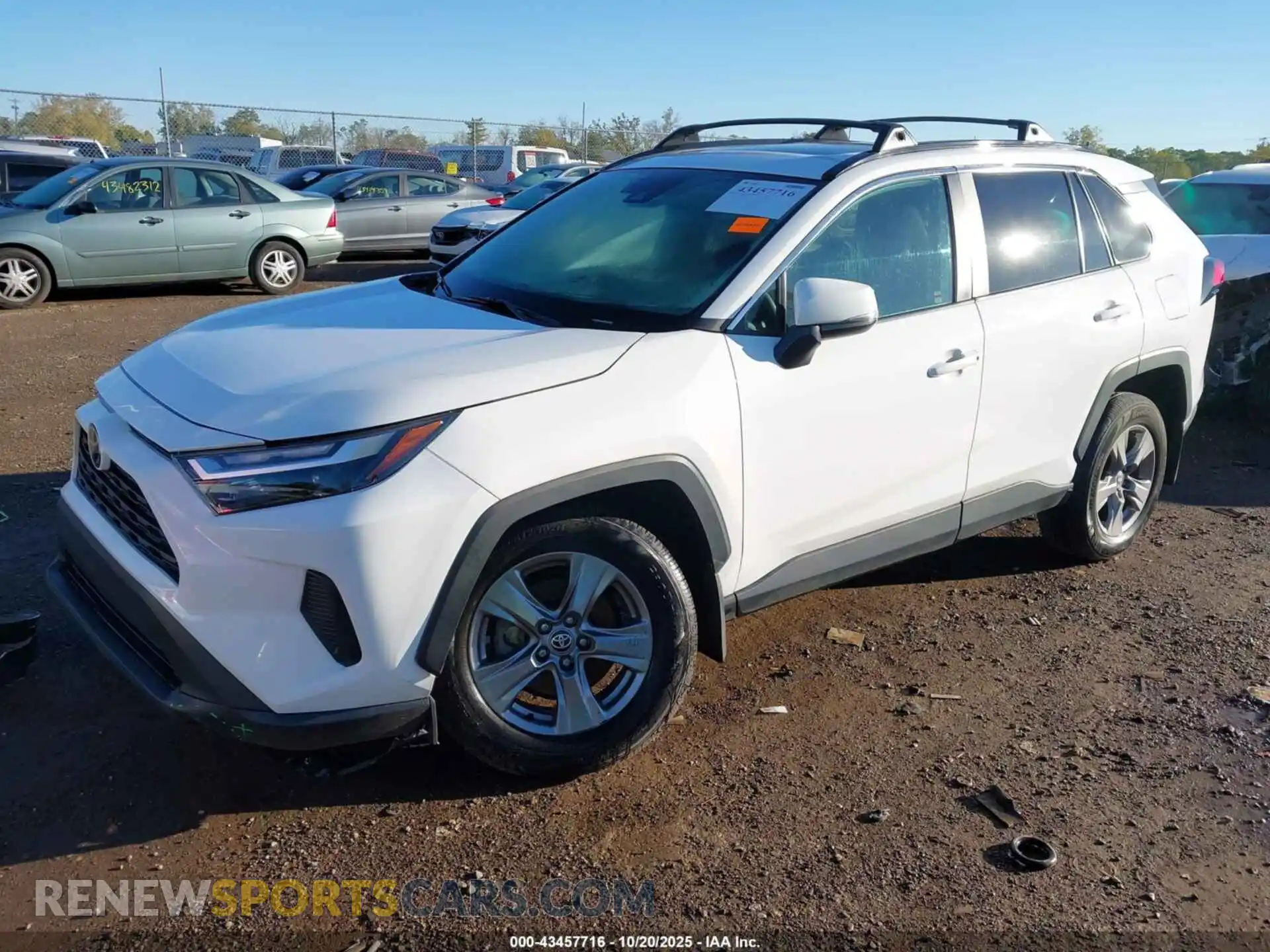 2 Photograph of a damaged car 2T3P1RFV8PW404964 TOYOTA RAV4 2023