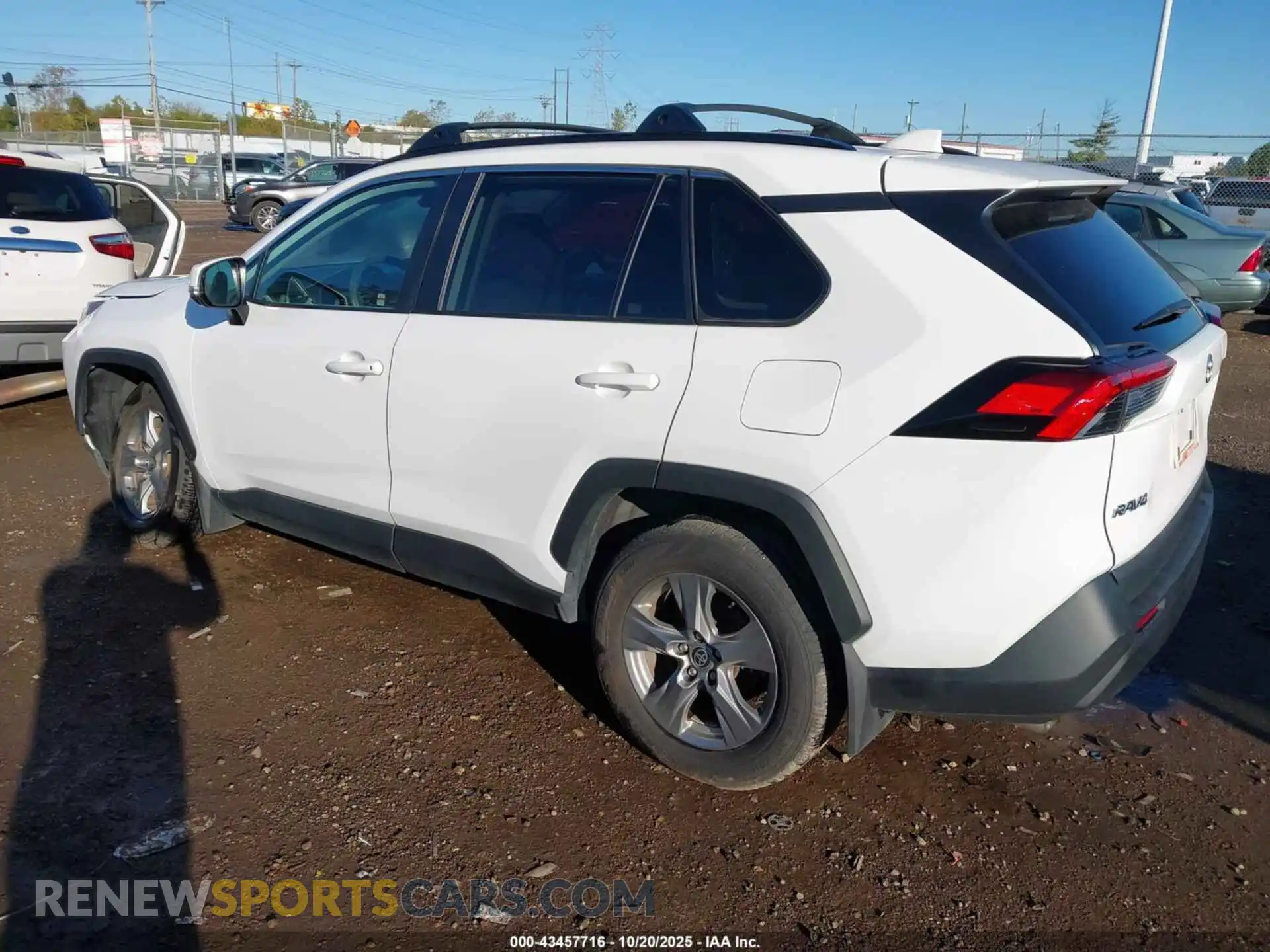 3 Photograph of a damaged car 2T3P1RFV8PW404964 TOYOTA RAV4 2023