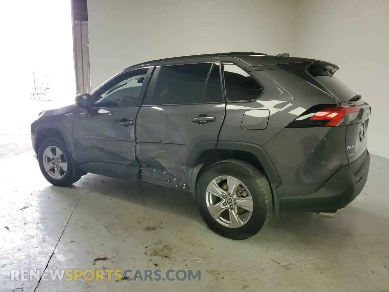 2 Photograph of a damaged car 2T3P1RFV9PC338278 TOYOTA RAV4 2023