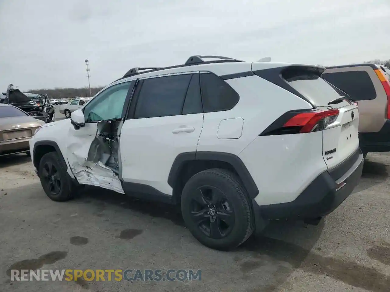 2 Photograph of a damaged car 2T3P1RFV9PC390400 TOYOTA RAV4 2023