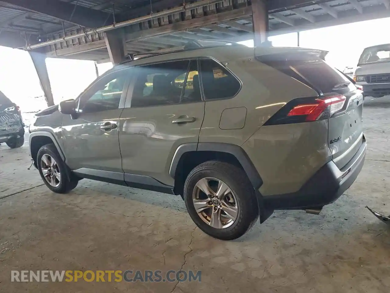 2 Photograph of a damaged car 2T3P1RFV9PW338098 TOYOTA RAV4 2023