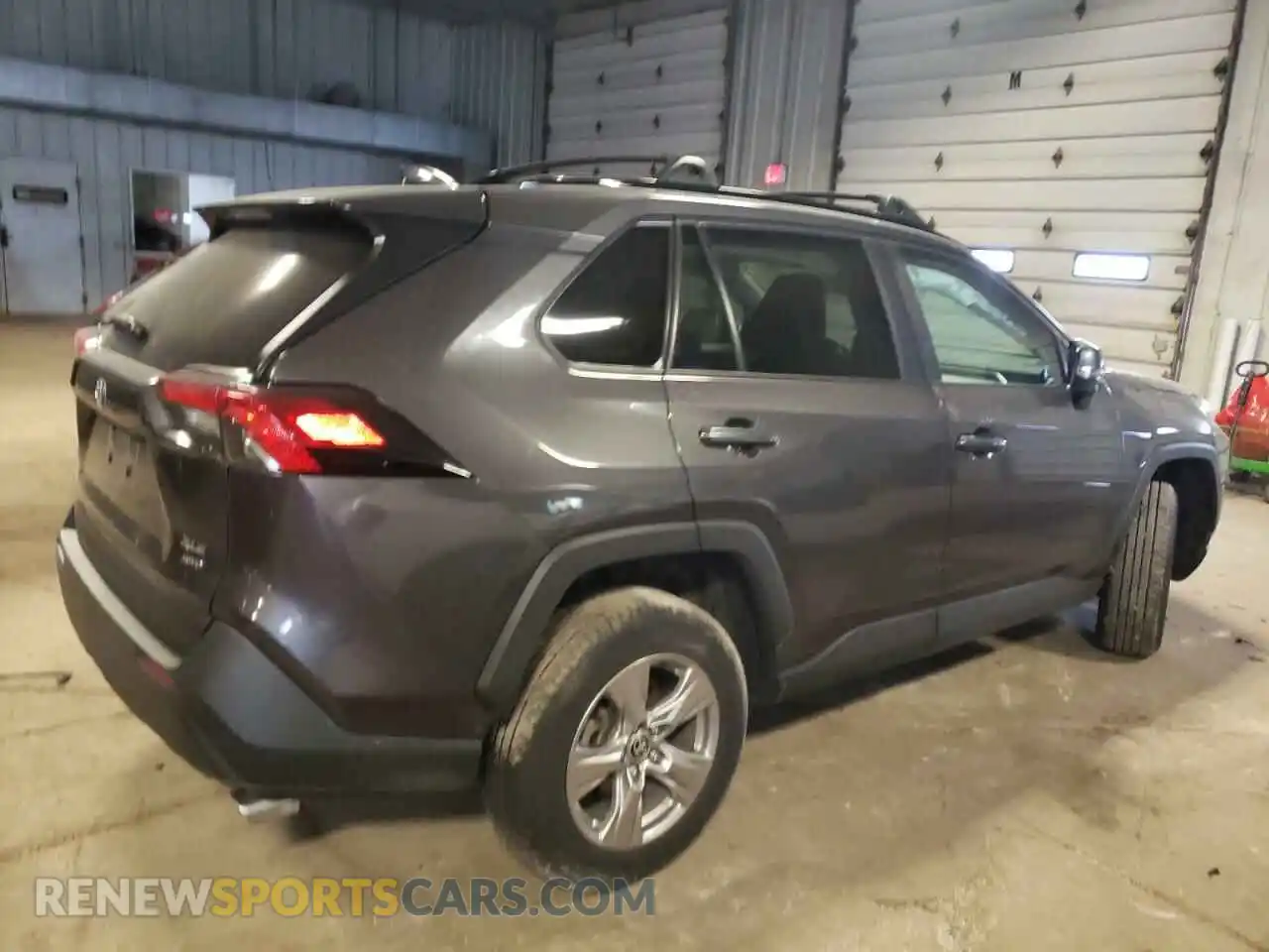 3 Photograph of a damaged car 2T3P1RFVXPC334305 TOYOTA RAV4 2023