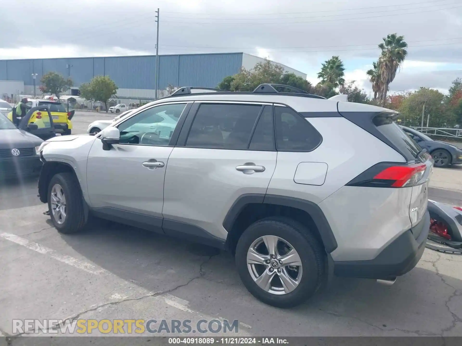 3 Photograph of a damaged car 2T3P1RFVXPC371399 TOYOTA RAV4 2023