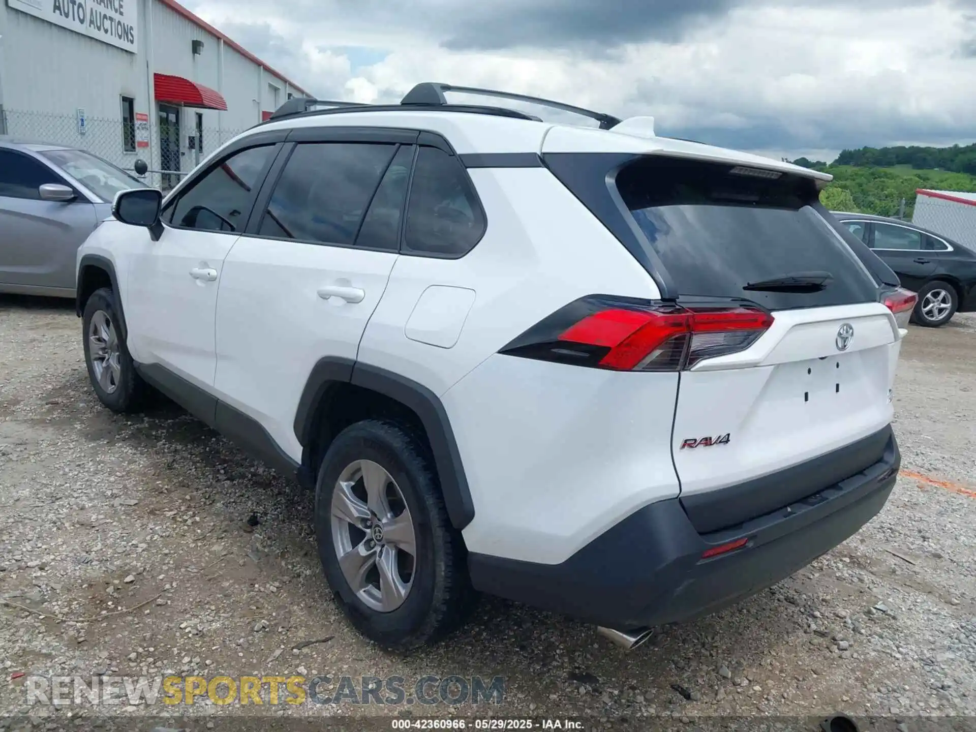 3 Photograph of a damaged car 2T3P1RFVXPW356030 TOYOTA RAV4 2023