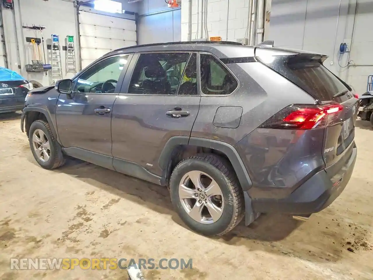 2 Photograph of a damaged car 2T3RWRFV5PW156103 TOYOTA RAV4 2023