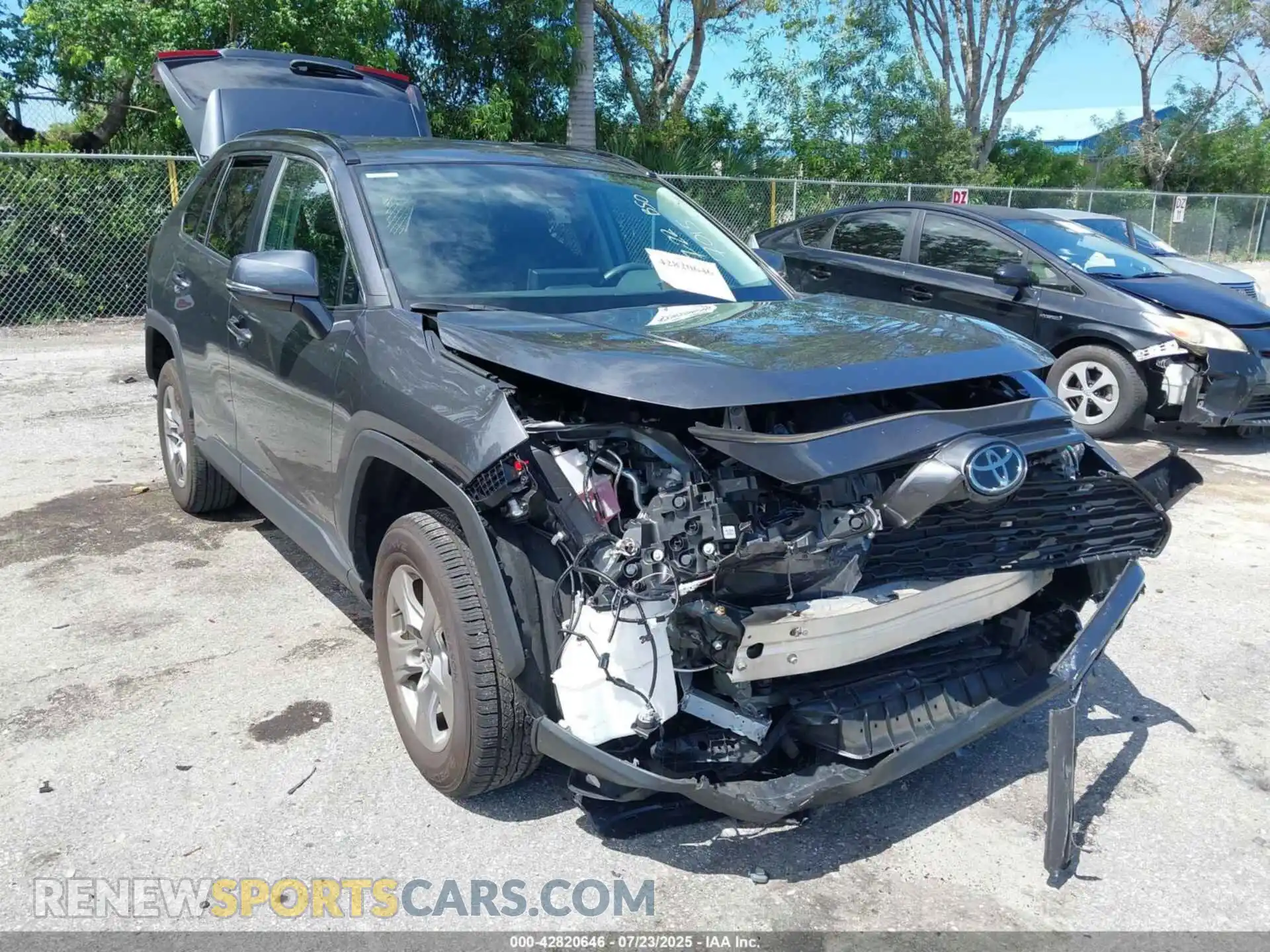 1 Photograph of a damaged car 2T3W1RFVXPC247015 TOYOTA RAV4 2023