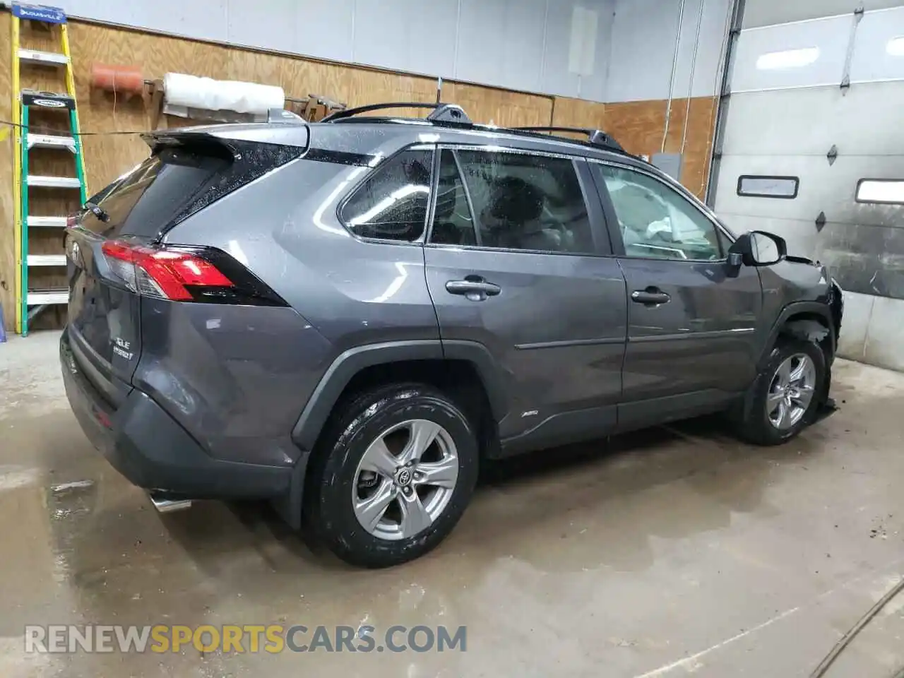3 Photograph of a damaged car 4T3RWRFV0PU107357 TOYOTA RAV4 2023