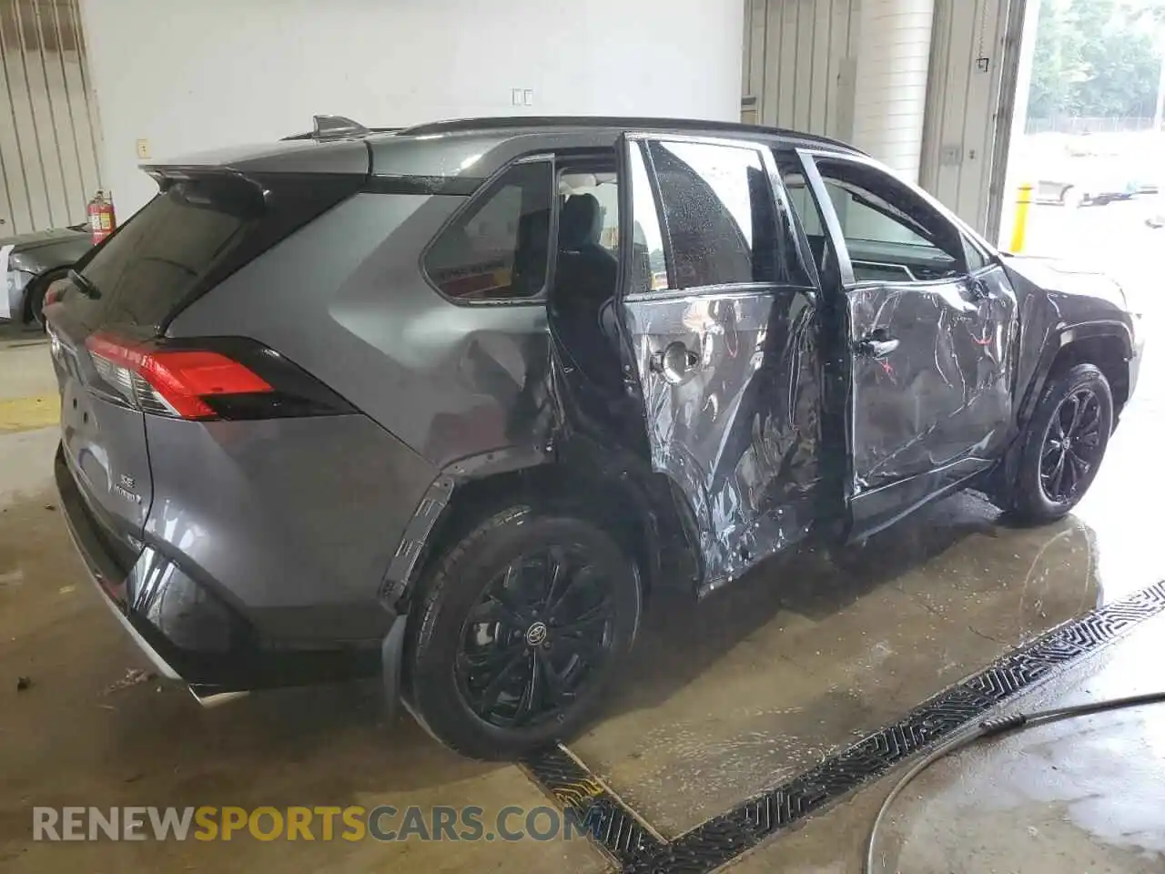 3 Photograph of a damaged car JTM16RFV4PD086068 TOYOTA RAV4 2023