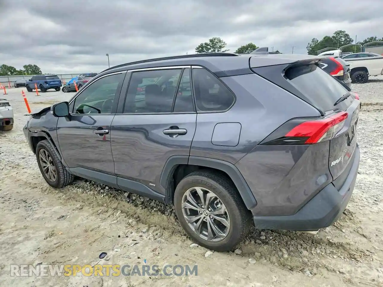 2 fotografías del automóvil dañado JTMB6RFV5PD092093 TOYOTA RAV4 2023