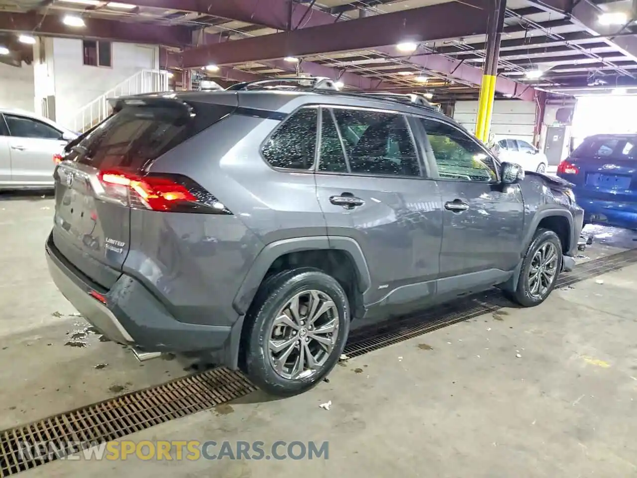 3 Photograph of a damaged car JTMD6RFV3PD097222 TOYOTA RAV4 2023