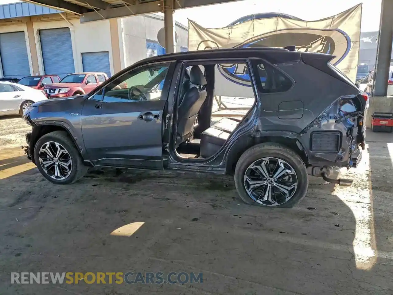 2 fotografías del automóvil dañado JTMEB3FV8PD155564 TOYOTA RAV4 2023