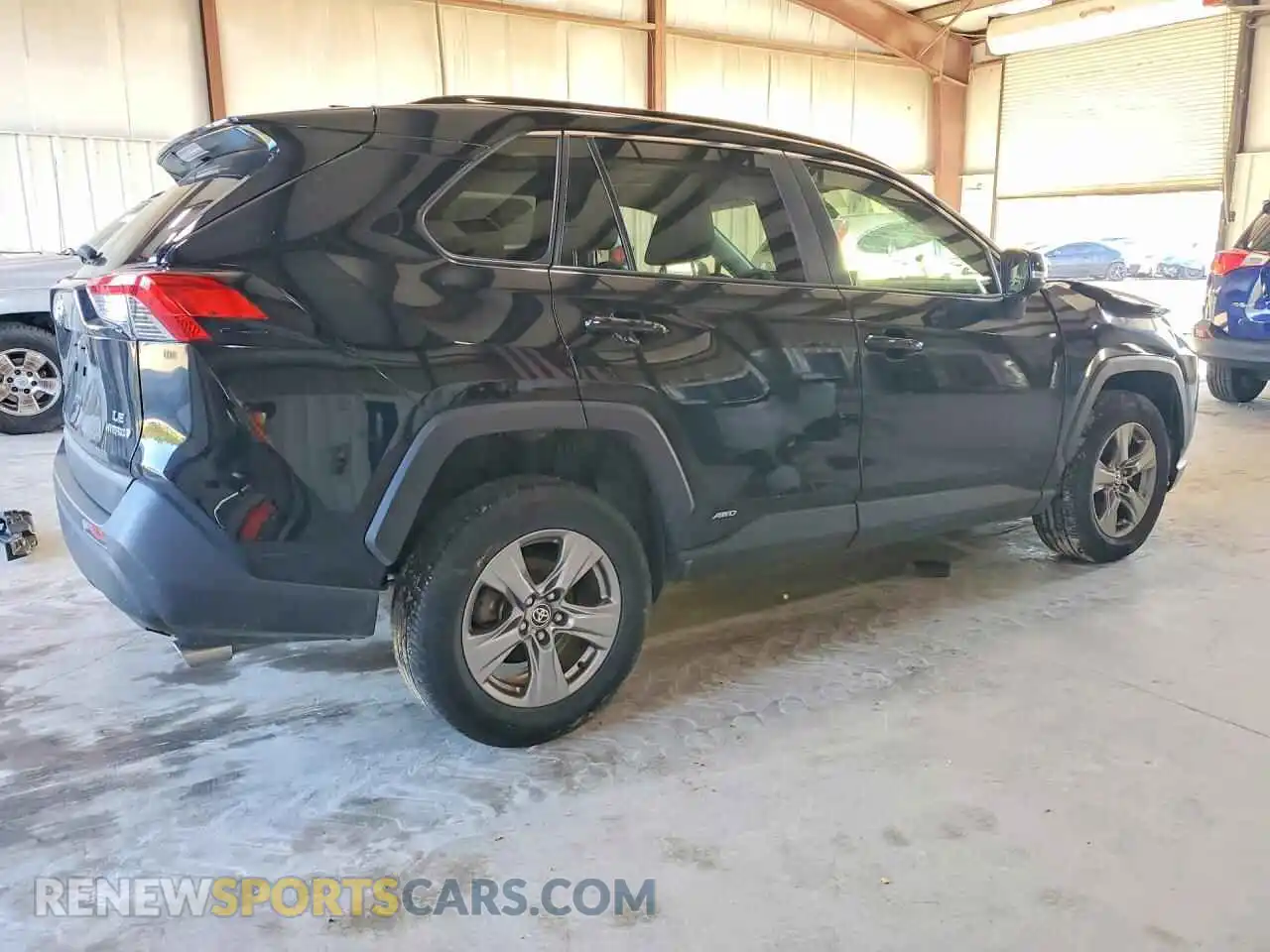 3 Фотография поврежденного автомобиля JTMMWRFV5PD572353 TOYOTA RAV4 2023