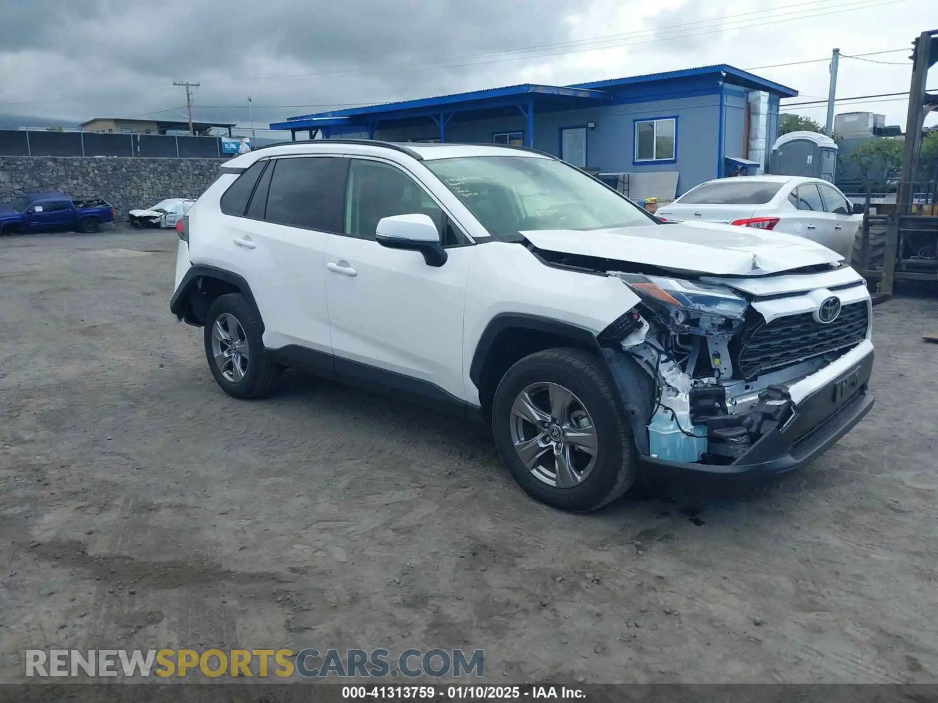 1 Photograph of a damaged car JTMP1RFV0PD099991 TOYOTA RAV4 2023