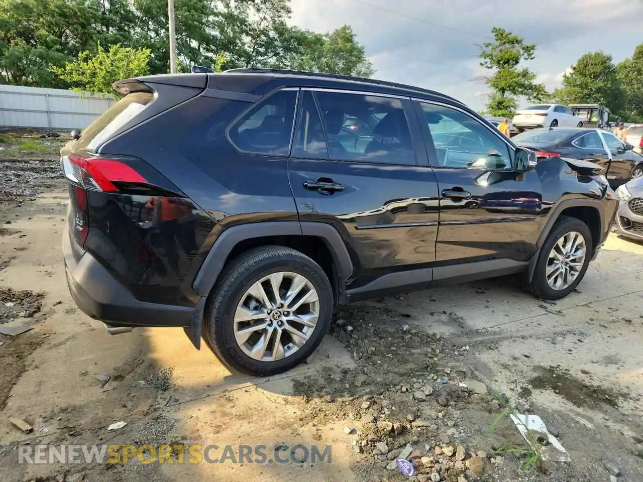 3 Photograph of a damaged car 2T3A1RFV3RC407183 TOYOTA RAV4 2024