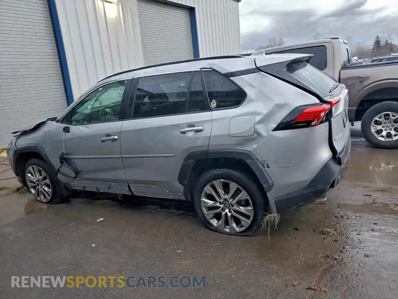 2 Photograph of a damaged car 2T3A1RFV6RC412362 TOYOTA RAV4 2024