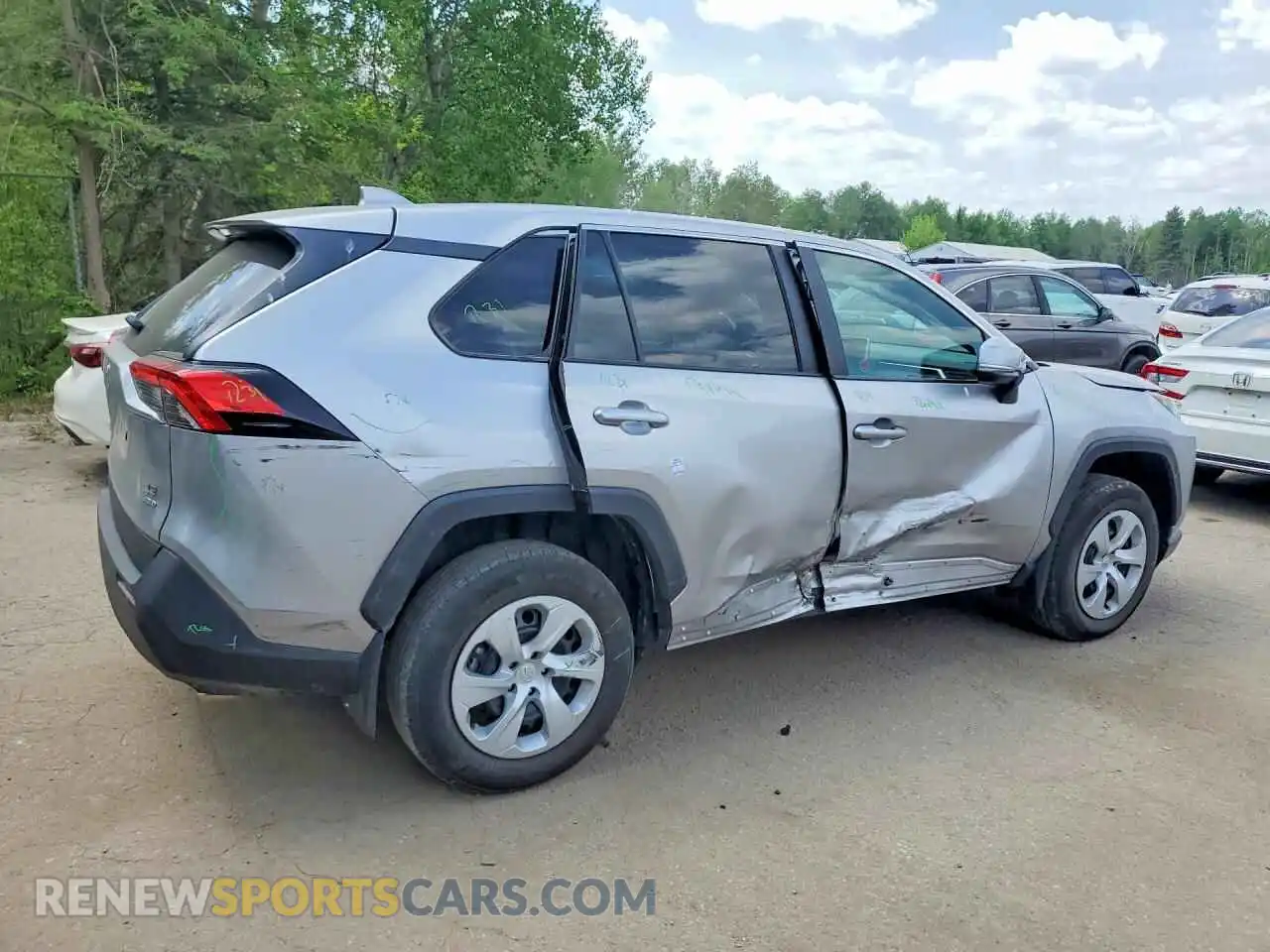 3 Фотография поврежденного автомобиля 2T3B1RFV0RC452084 TOYOTA RAV4 2024