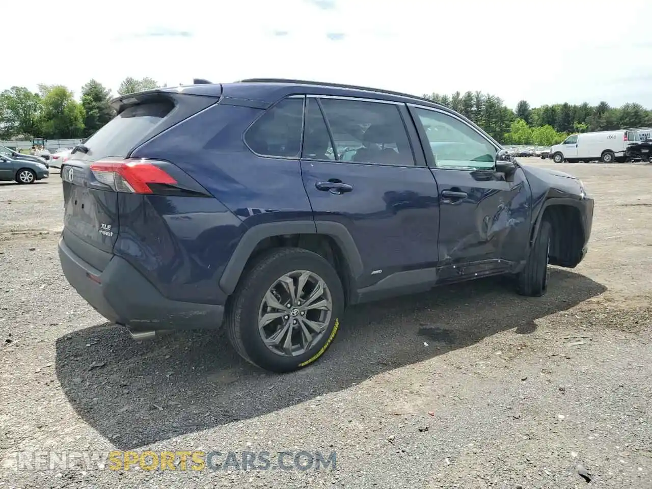 3 Photograph of a damaged car 2T3B6RFV1RW081369 TOYOTA RAV4 2024
