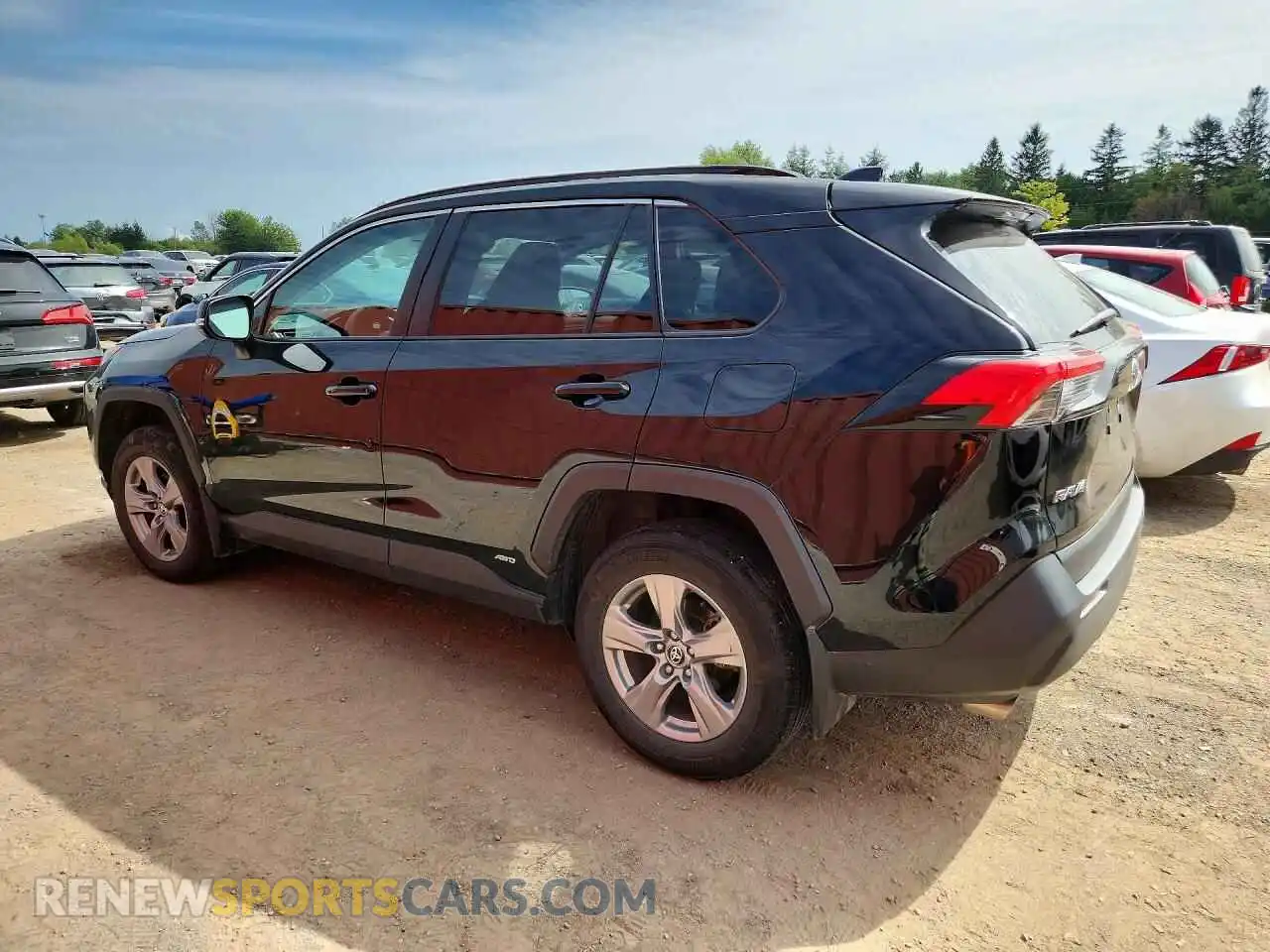 2 fotografías del automóvil dañado 2T3BWRFV5RW230351 TOYOTA RAV4 2024