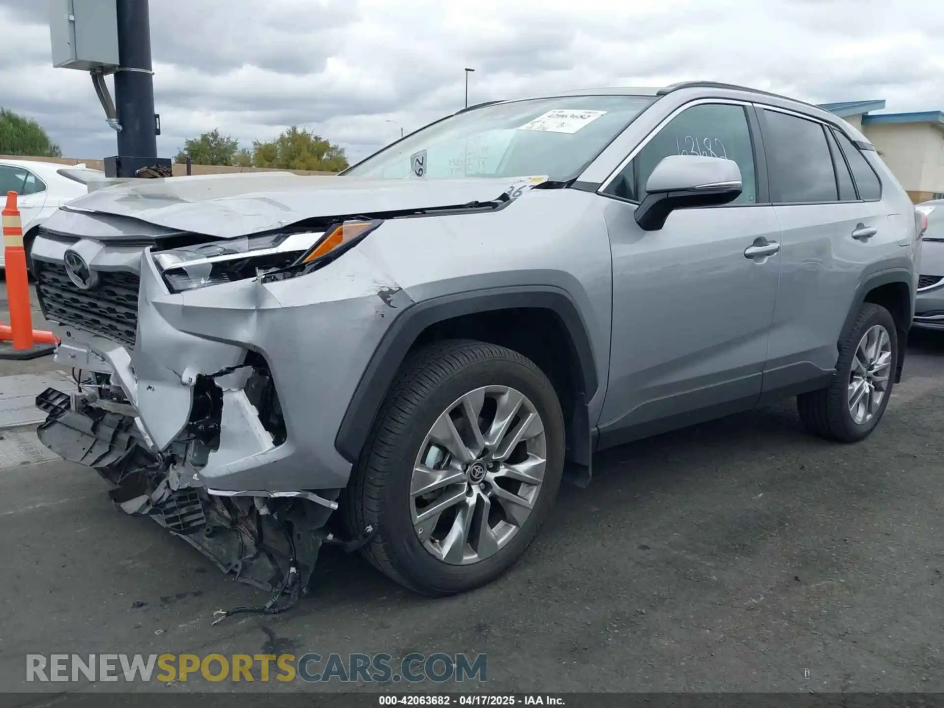 2 Photograph of a damaged car 2T3C1RFV4RC282994 TOYOTA RAV4 2024