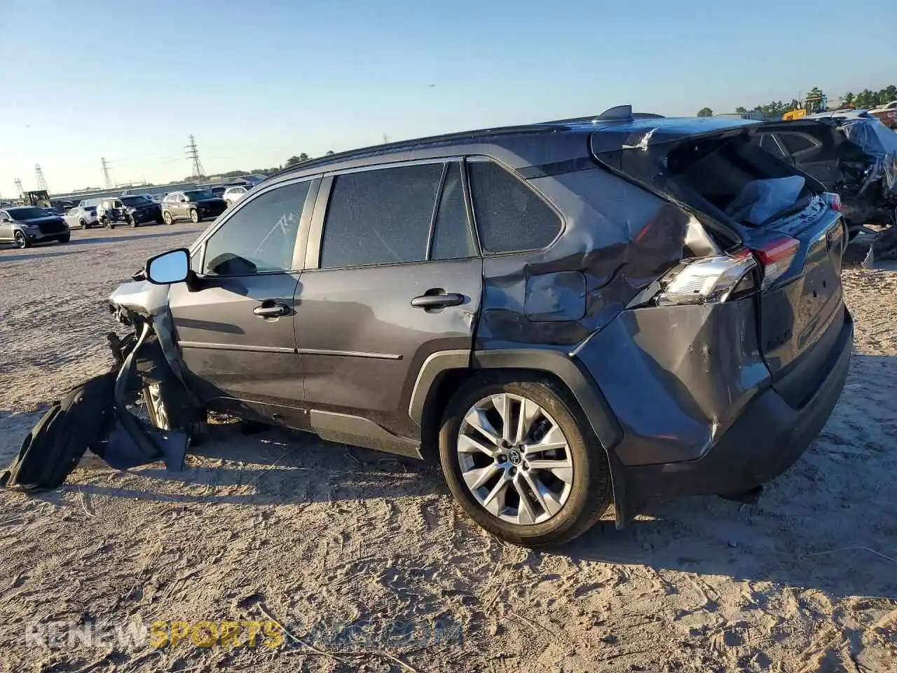 2 Фотография поврежденного автомобиля 2T3C1RFV5RC302511 TOYOTA RAV4 2024