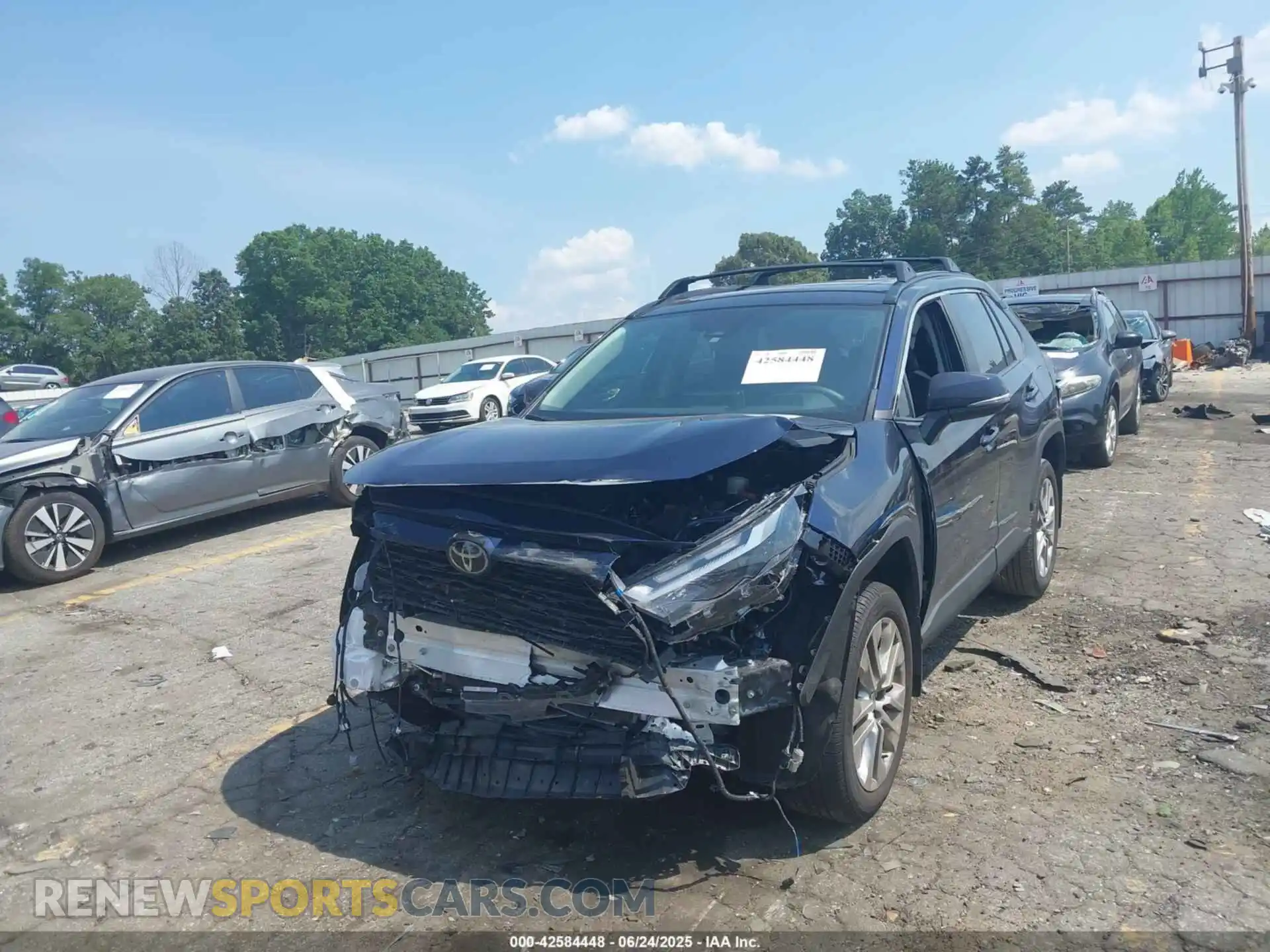 2 fotografías del automóvil dañado 2T3C1RFV5RW354638 TOYOTA RAV4 2024