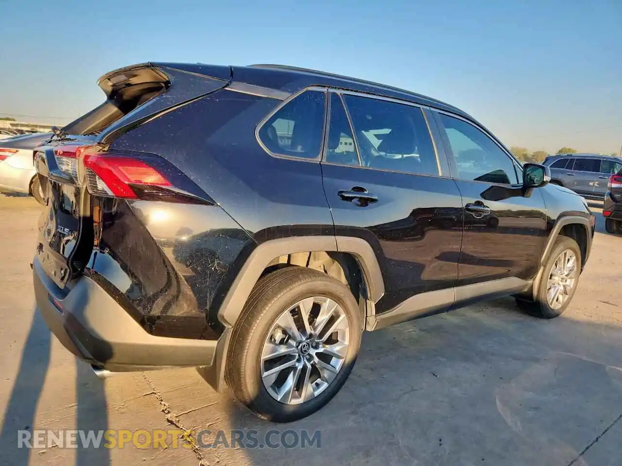 3 fotografías del automóvil dañado 2T3C1RFV7RC263470 TOYOTA RAV4 2024