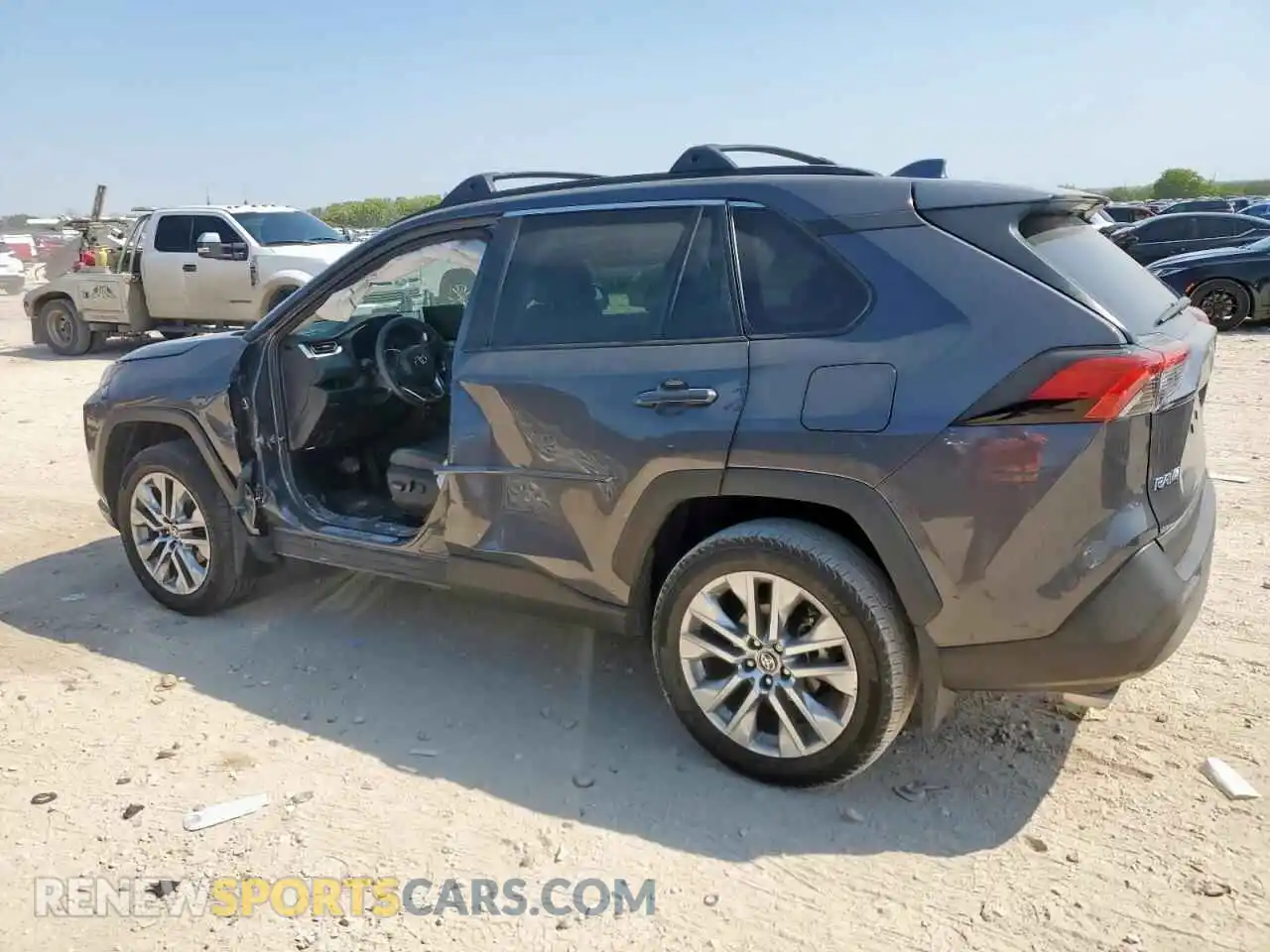 2 Фотография поврежденного автомобиля 2T3C1RFV8RW327126 TOYOTA RAV4 2024
