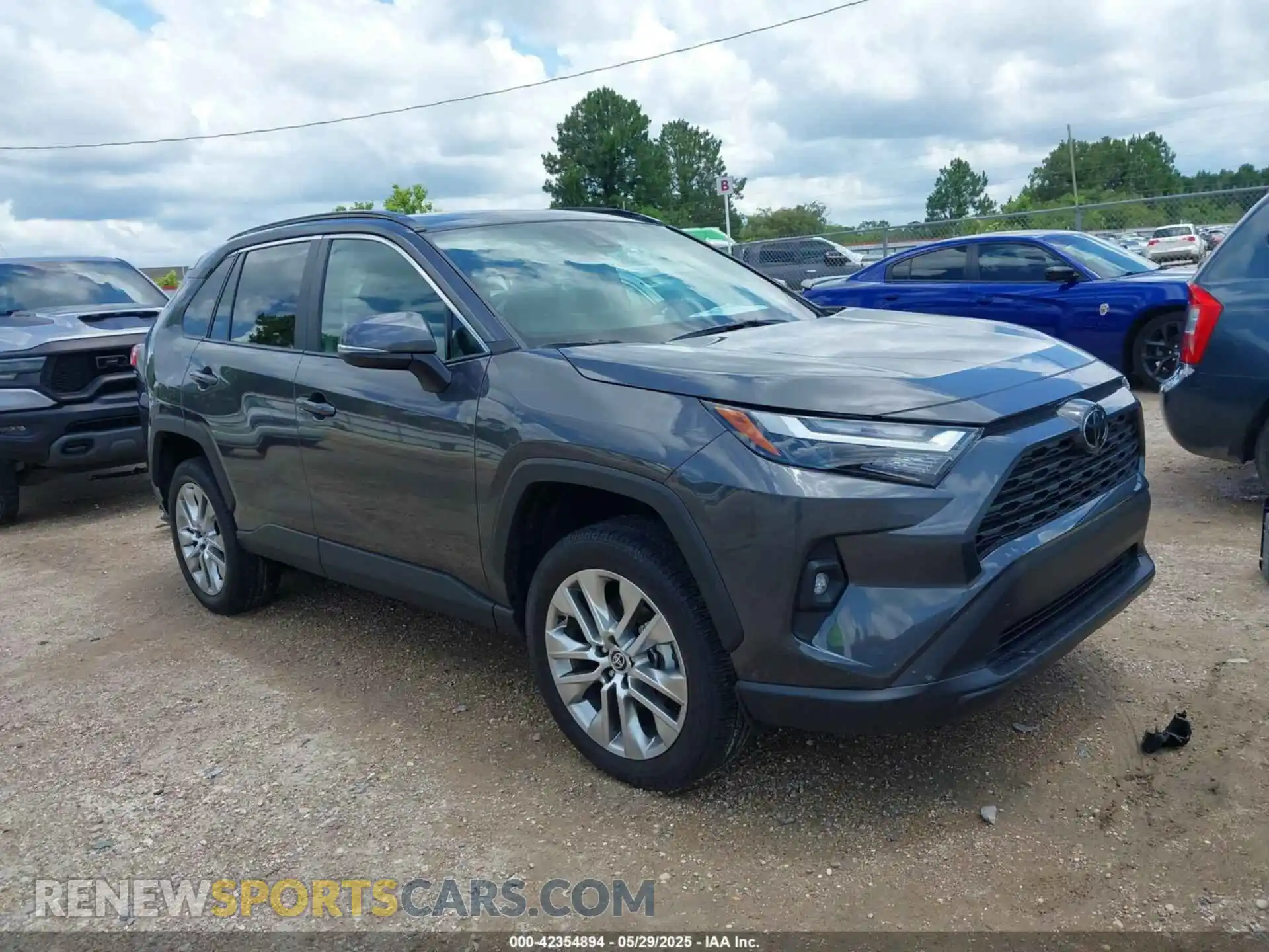 1 Фотография поврежденного автомобиля 2T3C1RFV8RW359896 TOYOTA RAV4 2024